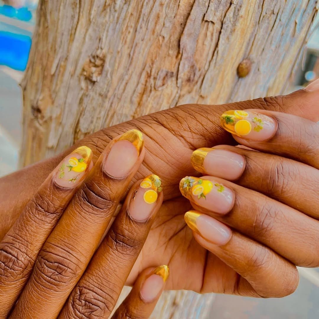 Marbled lemon yellow nails
