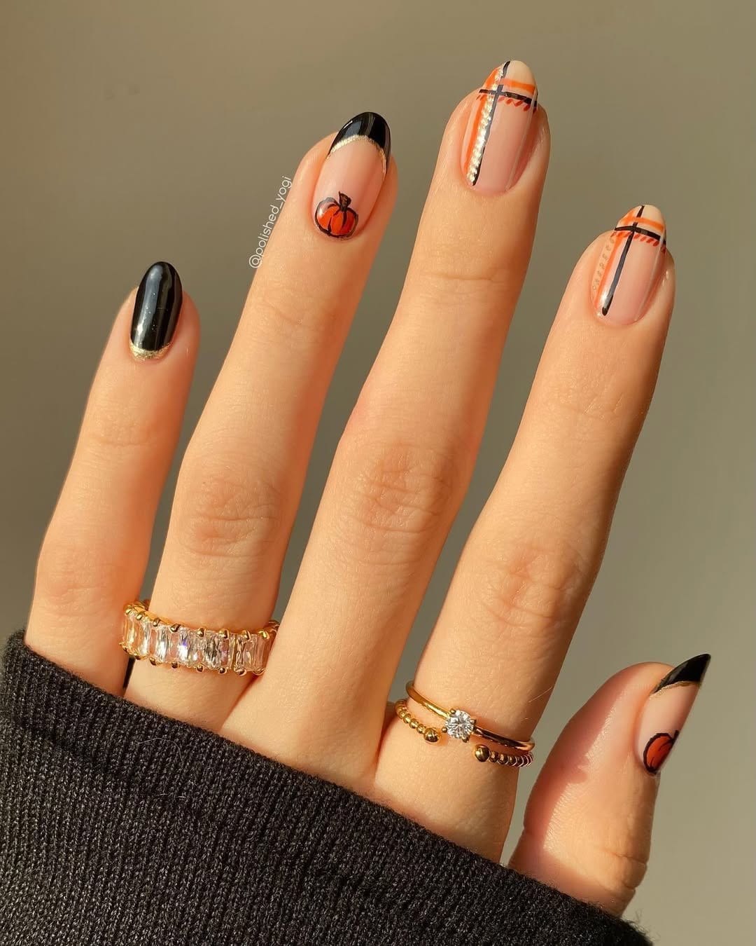 Stylish cracked eggshell nail art