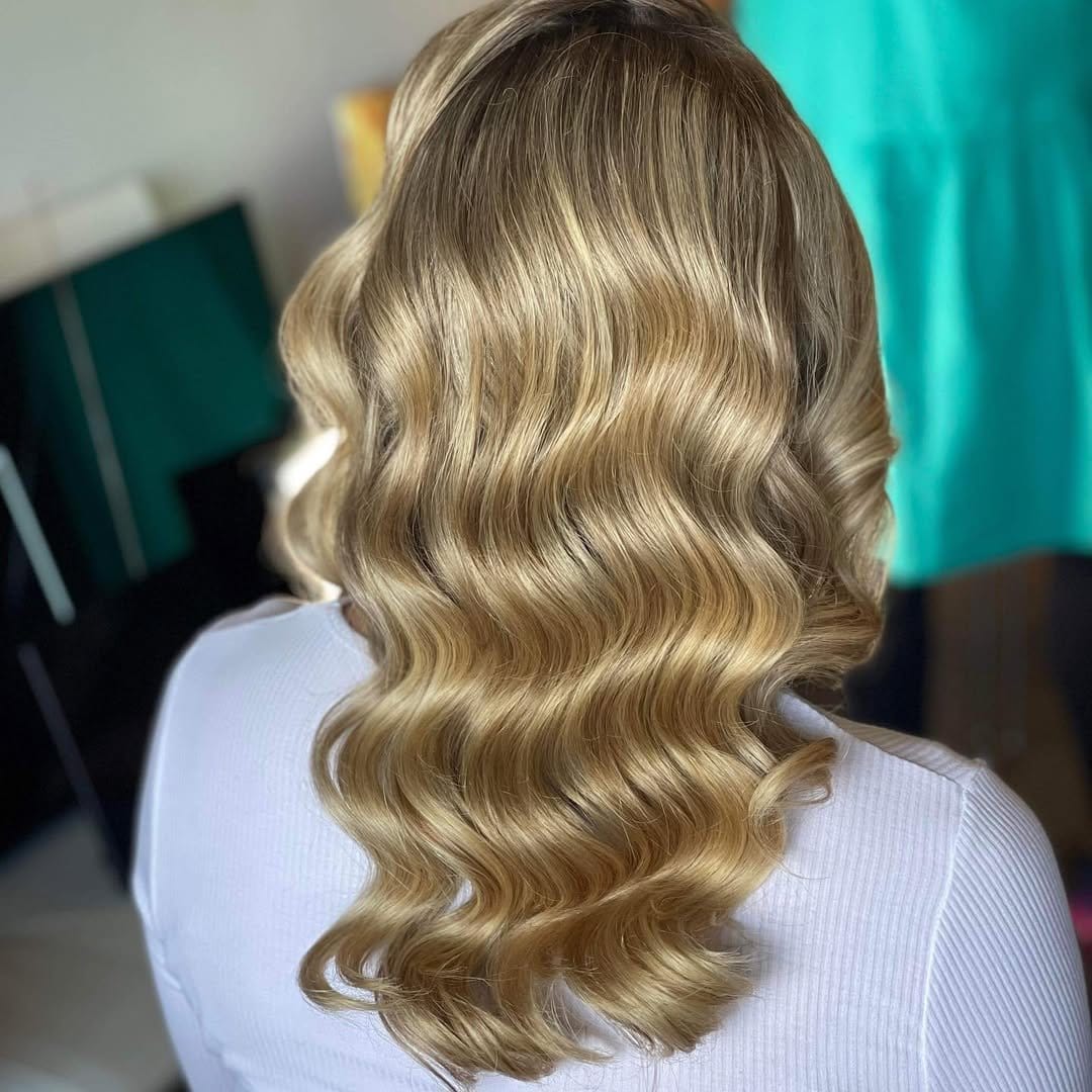 Close-up of Hollywood waves hairstyle