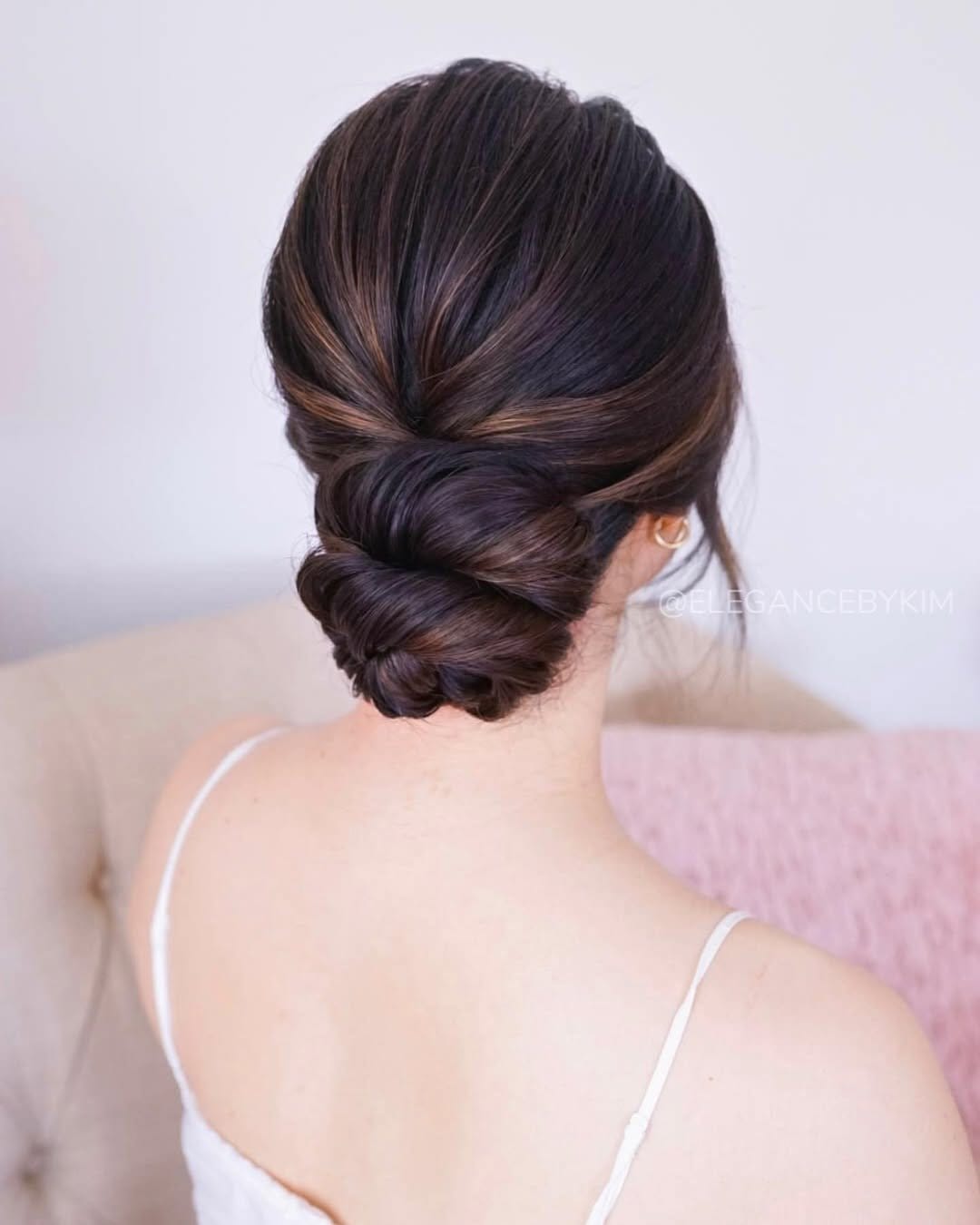 Elegant DIY chignon hairstyle