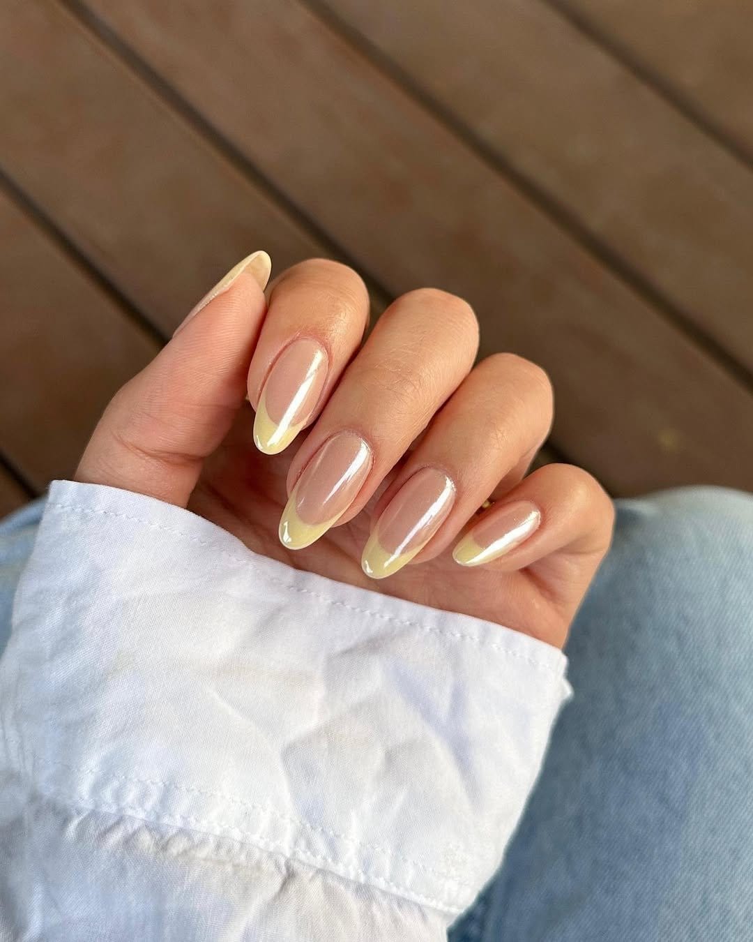 Lemon slice nail design with bright yellow base