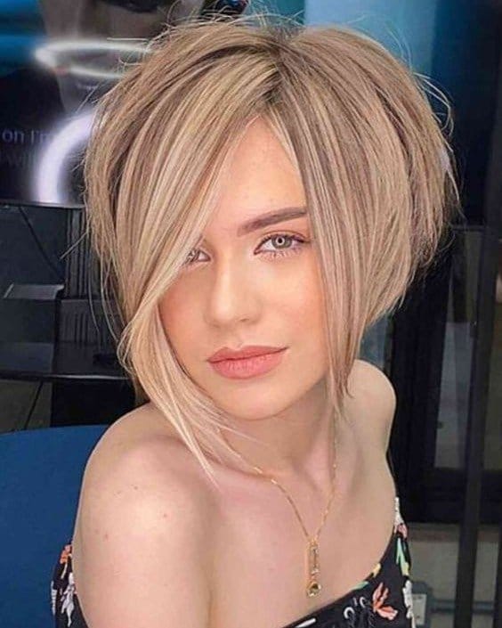 Asymmetrical bob with sleek finish