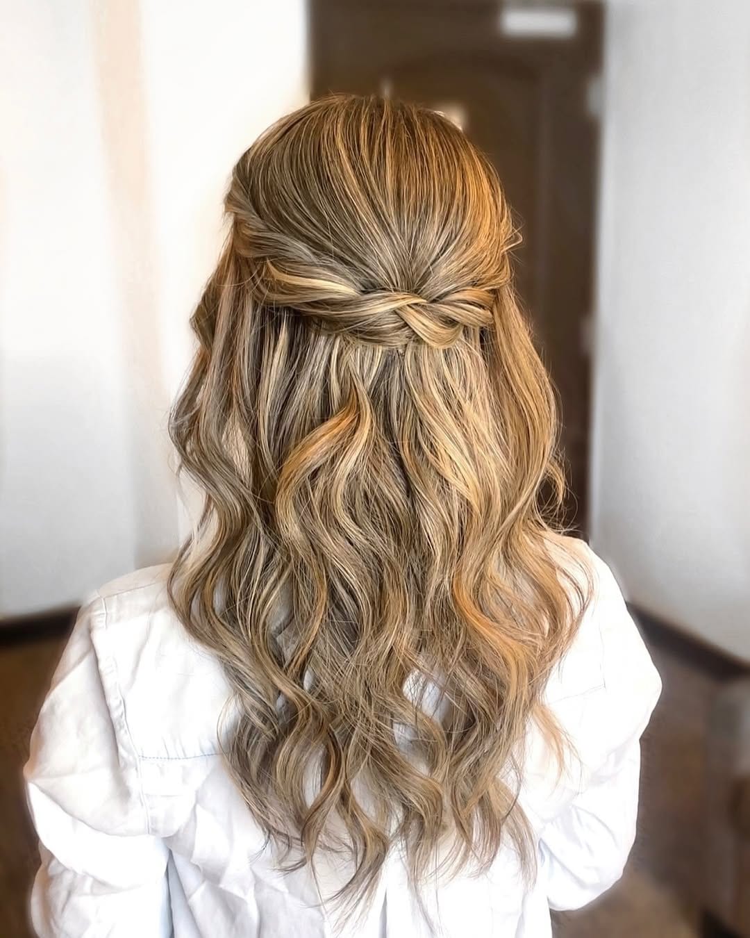 Charming twisted DIY half-updo