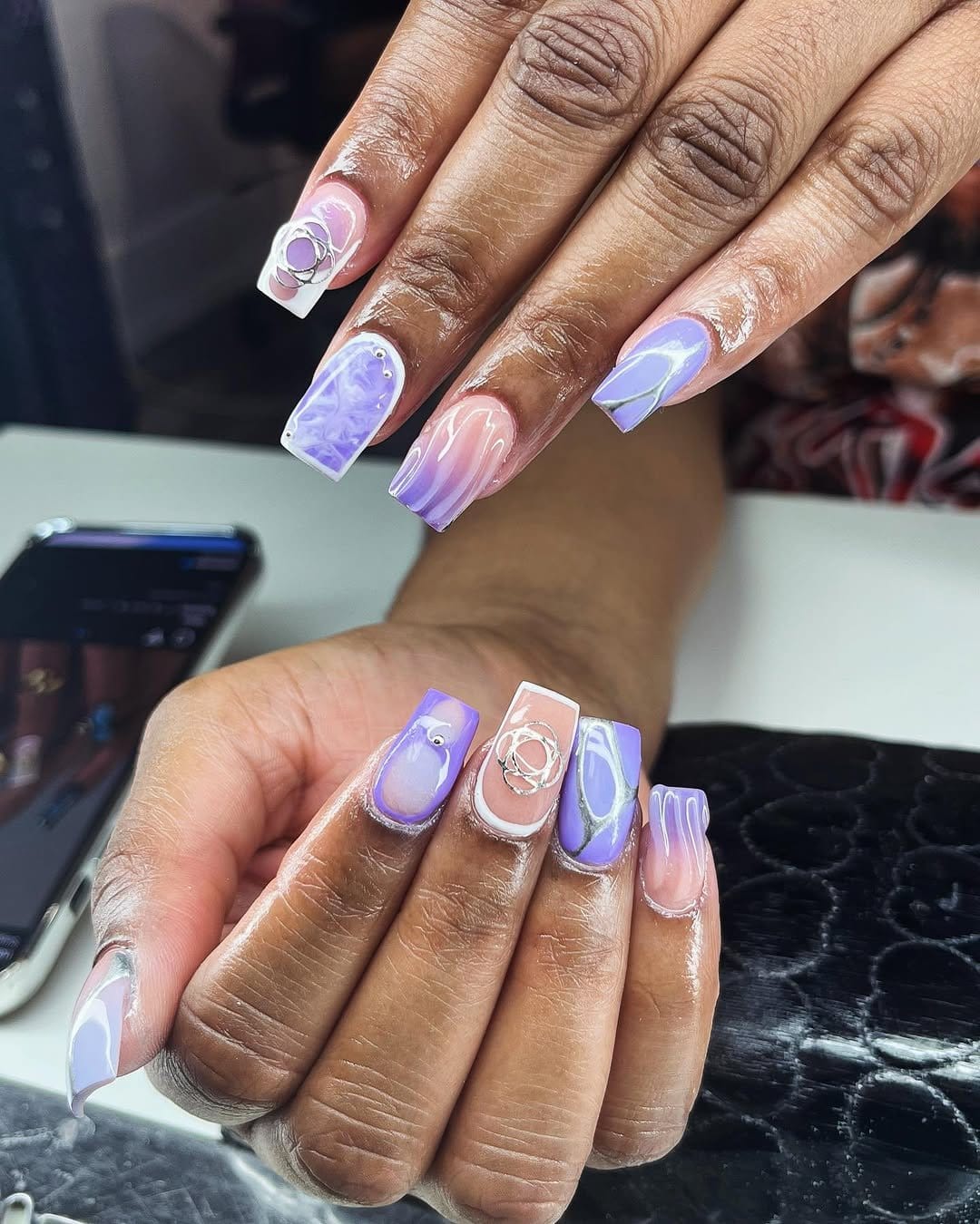 Elegant marble effect nails