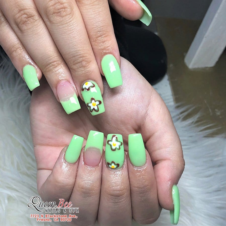 Creative dotted Easter egg nails