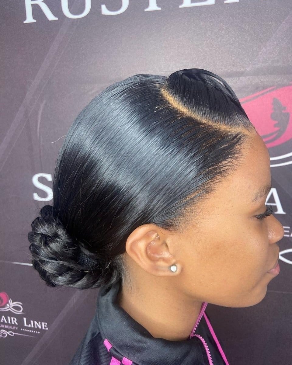 Bouffant ponytail with ribbon