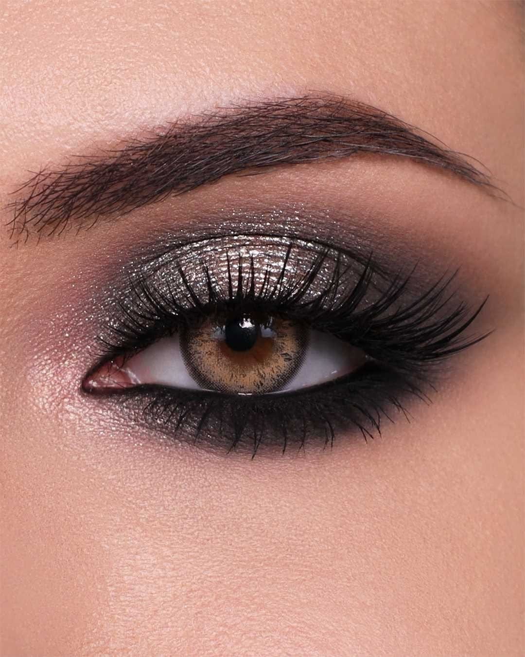 Intense smokey eye with dark eyeshadow