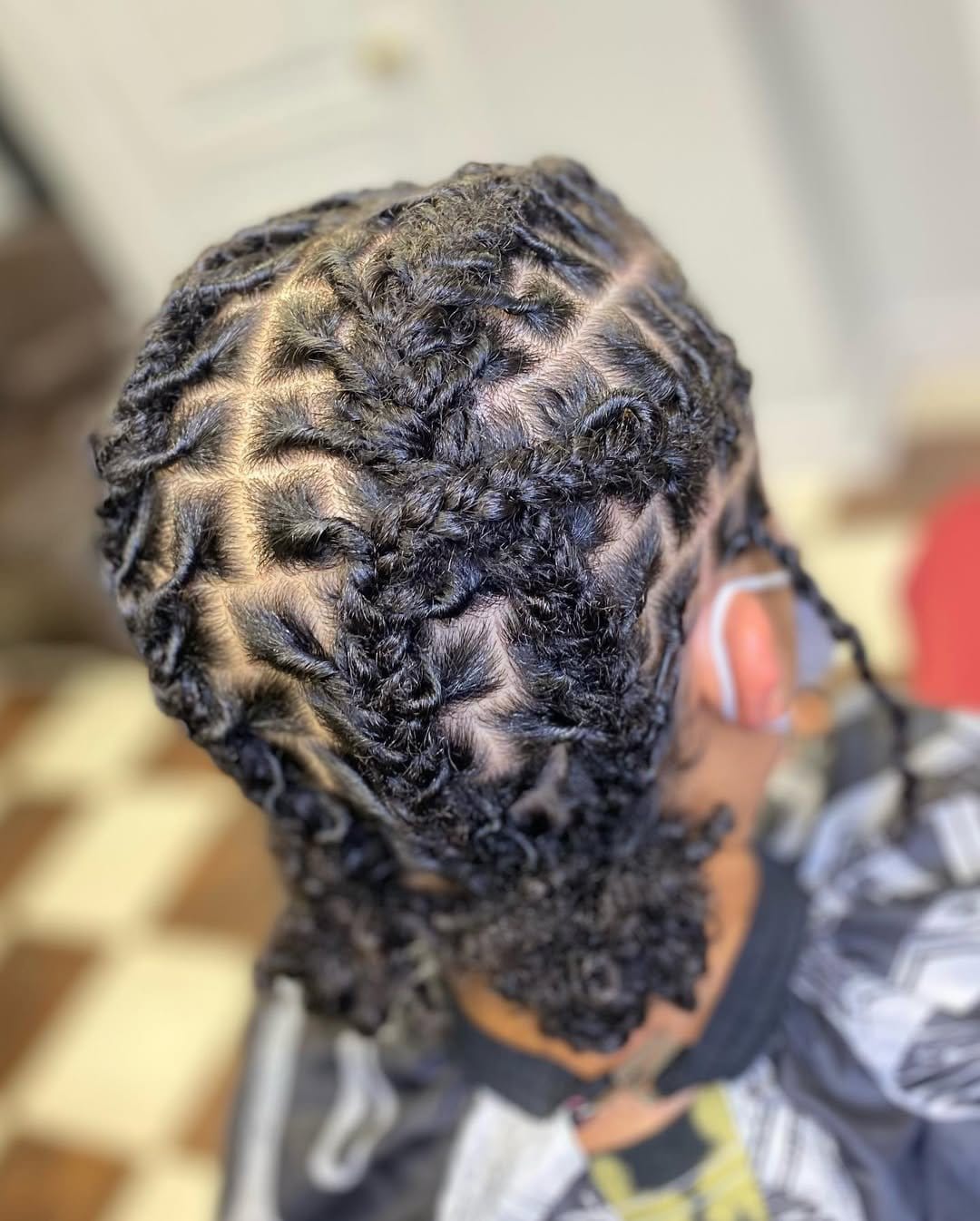 Intricate crisscross dread design