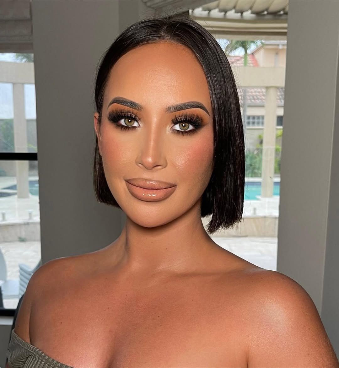 Soft brown smokey eye makeup with nude lips