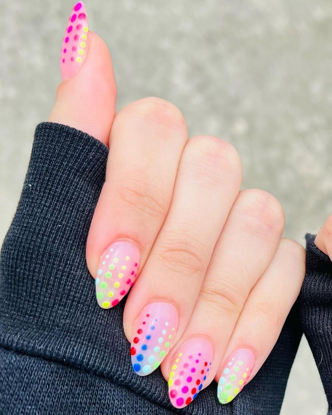 Gradient dot nail design