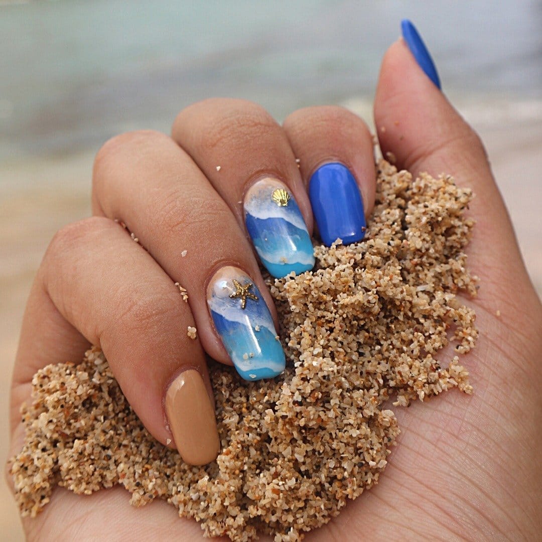 Sparkling sand texture nail art