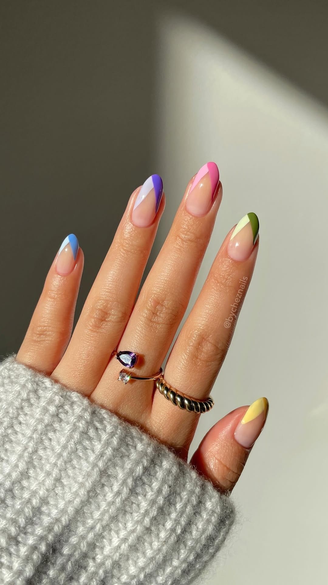 Minimalist chevron tip nails