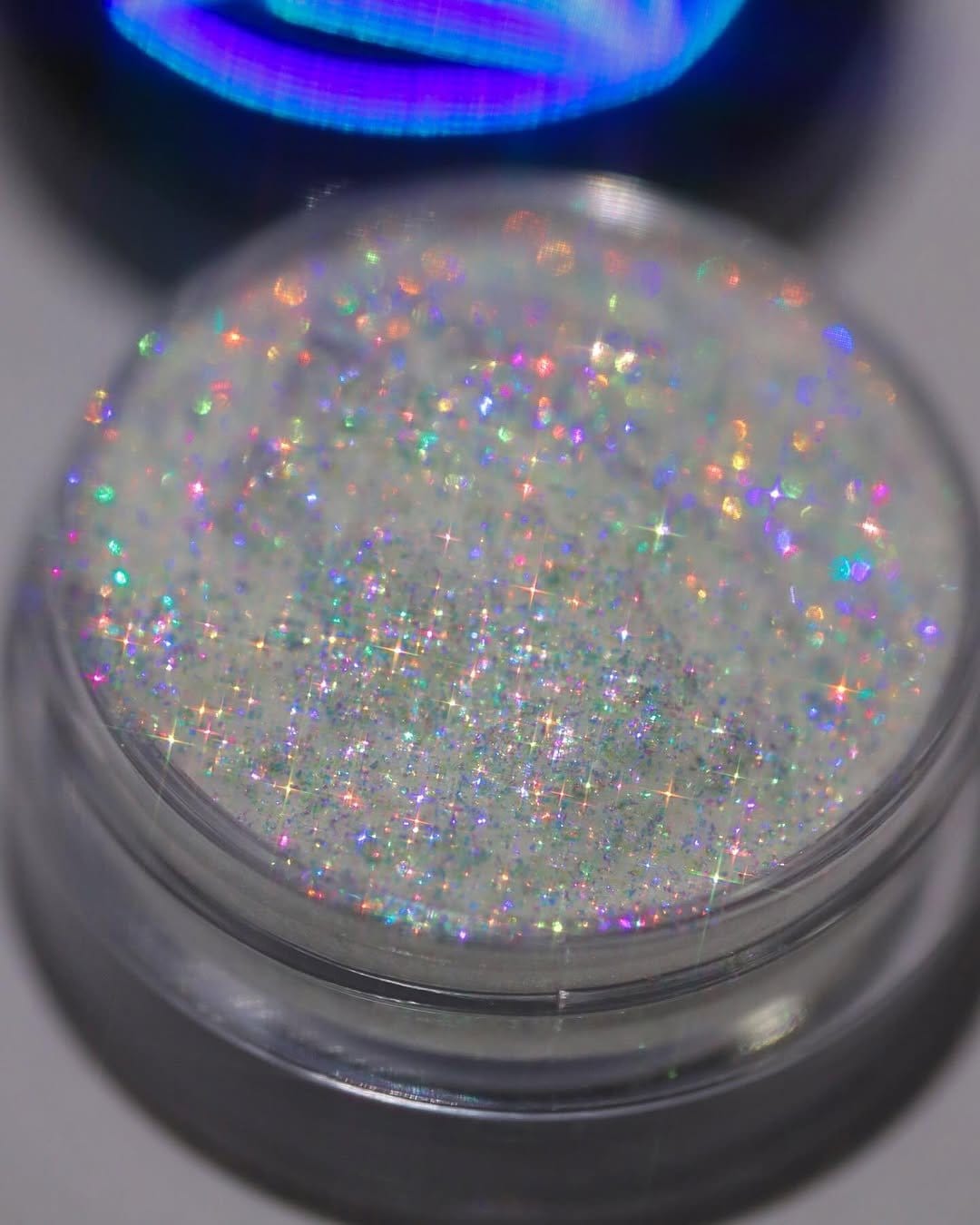 Iridescent holographic highlighter