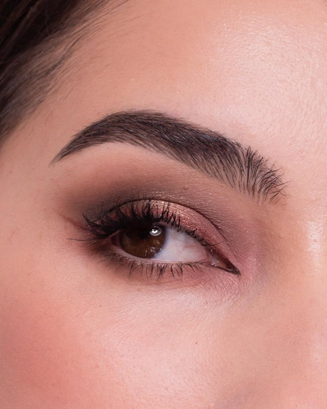 Soft smoky eye makeup