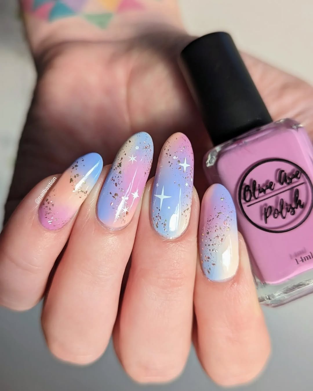 Pastel gradient nails in blue and pink