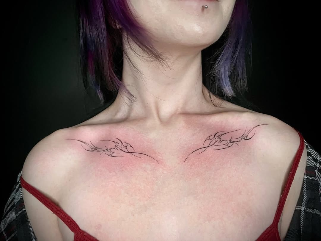 Highlighted collarbone and shoulders