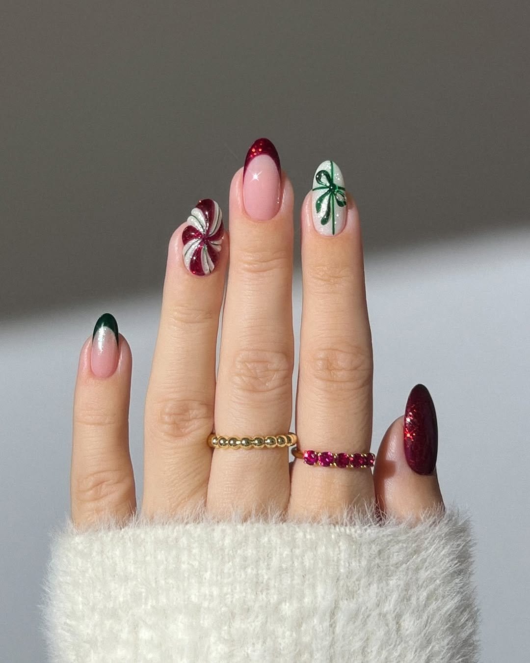 Gradient pink nails from white to pink