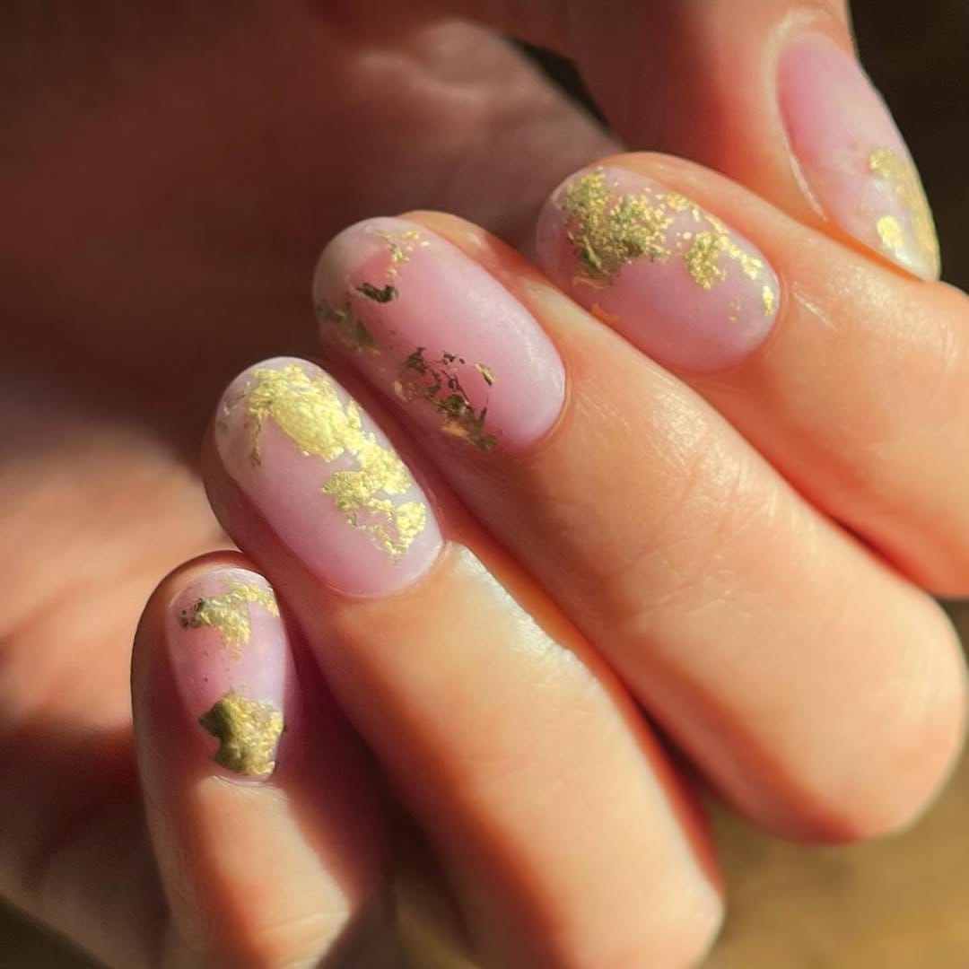 Gold nail foil application