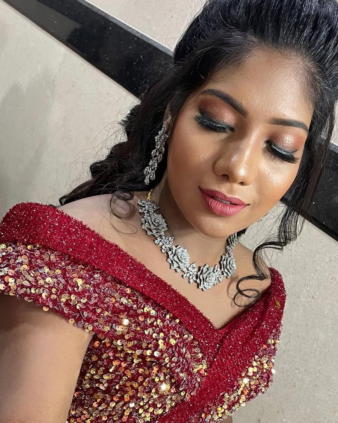 Soft smoky eyes with dewy skin