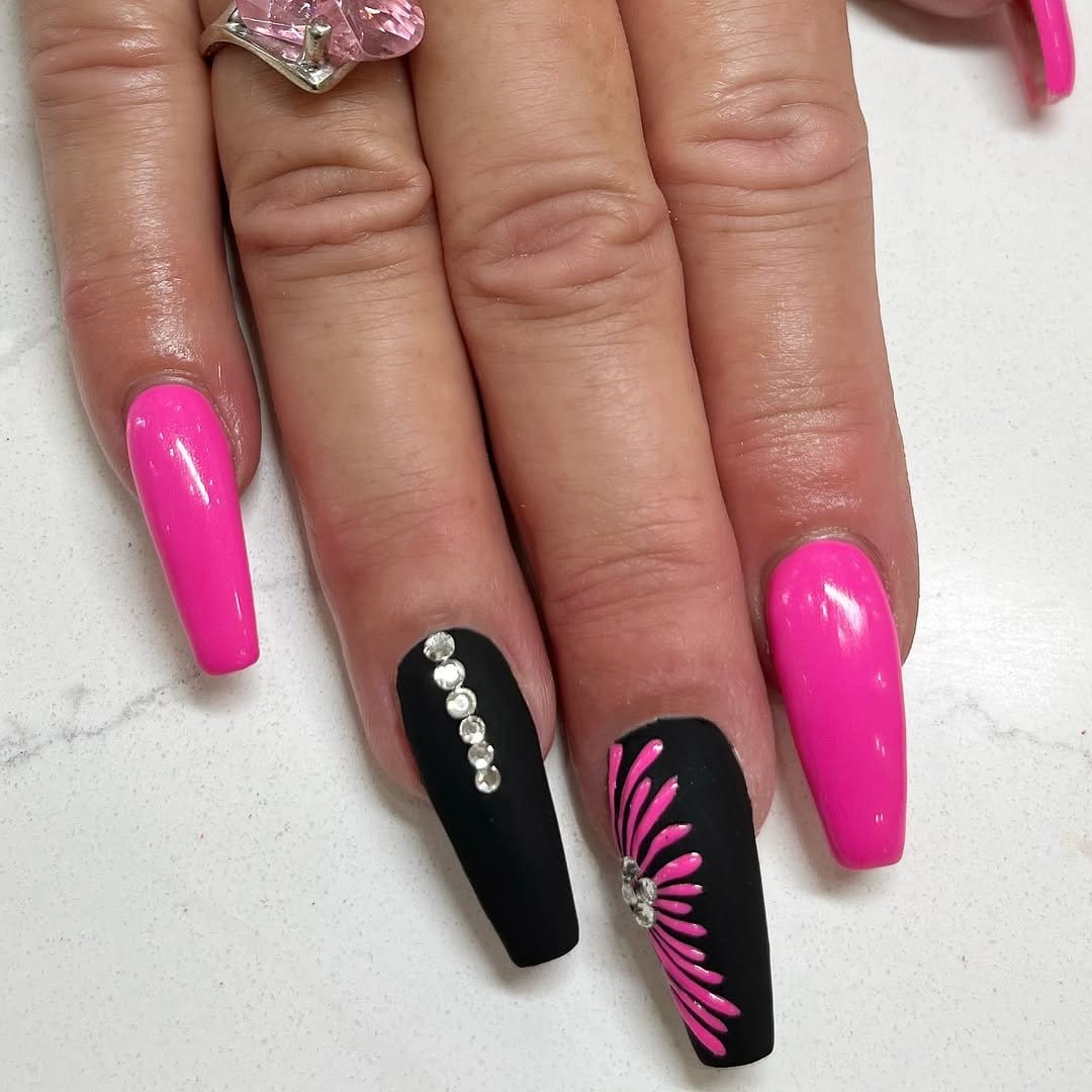Elegant hot pink and black contrast nails