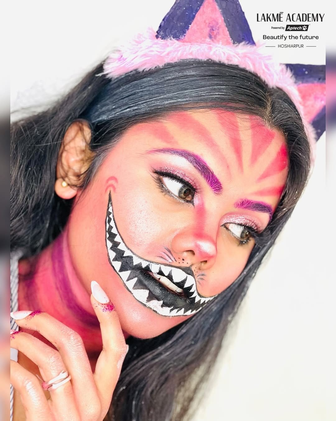 Creative eyeliner art design