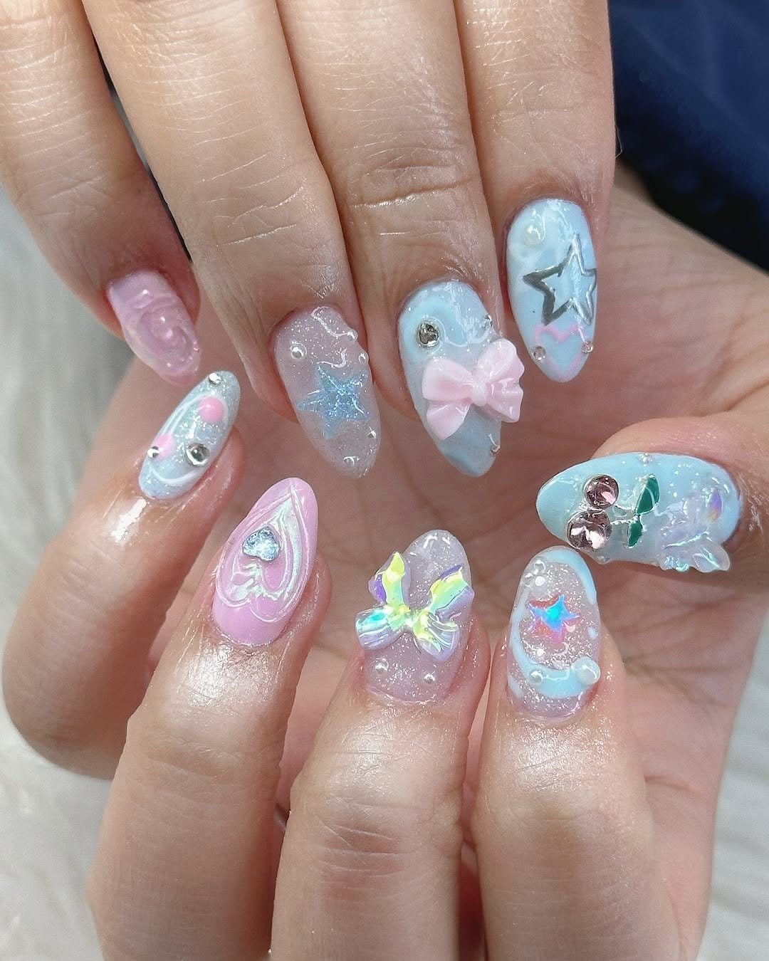 Glitter accent on pastel nails