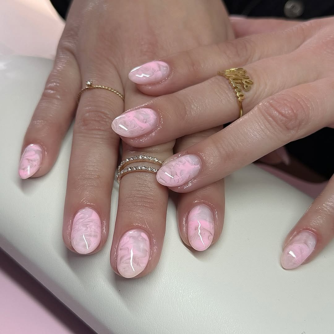 Peach marble pastel nails