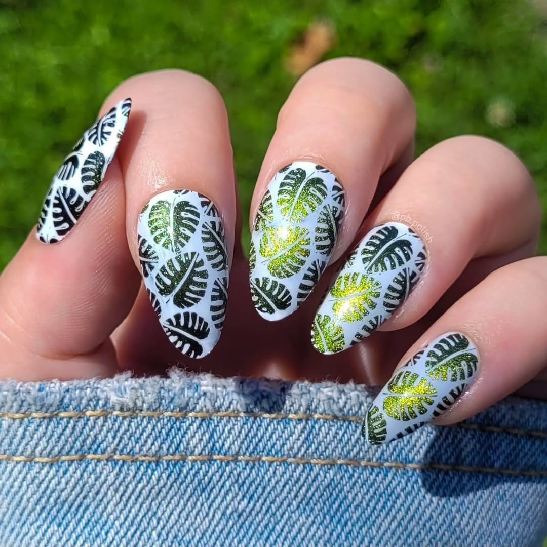 Leaf pattern nail stickers