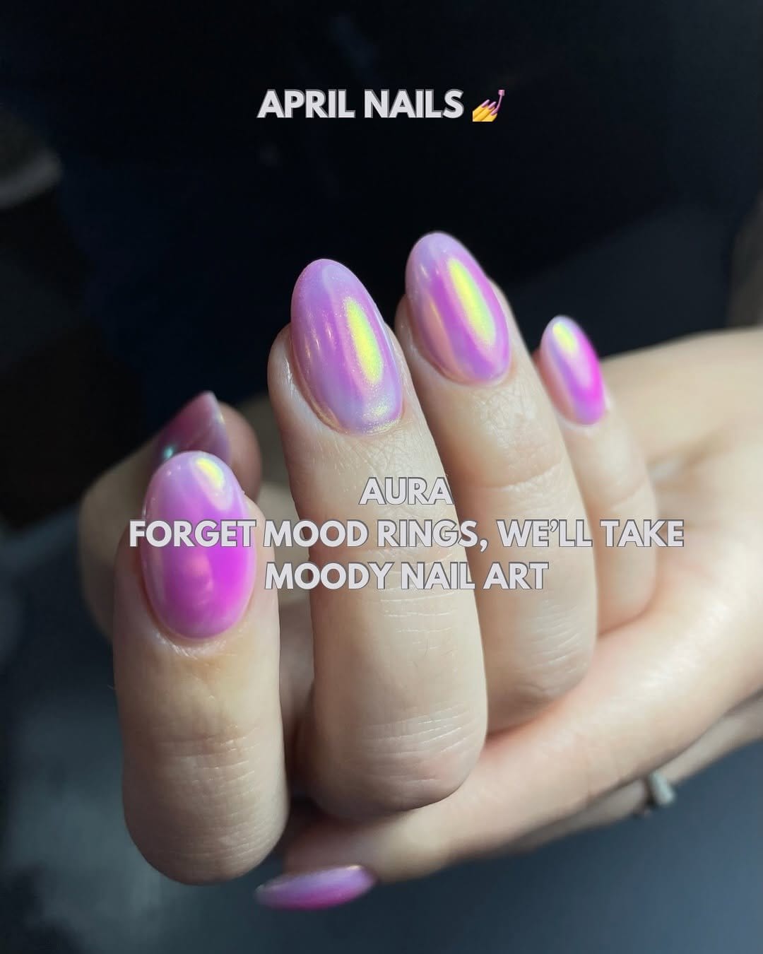Minimal nails with a single vertical stripe