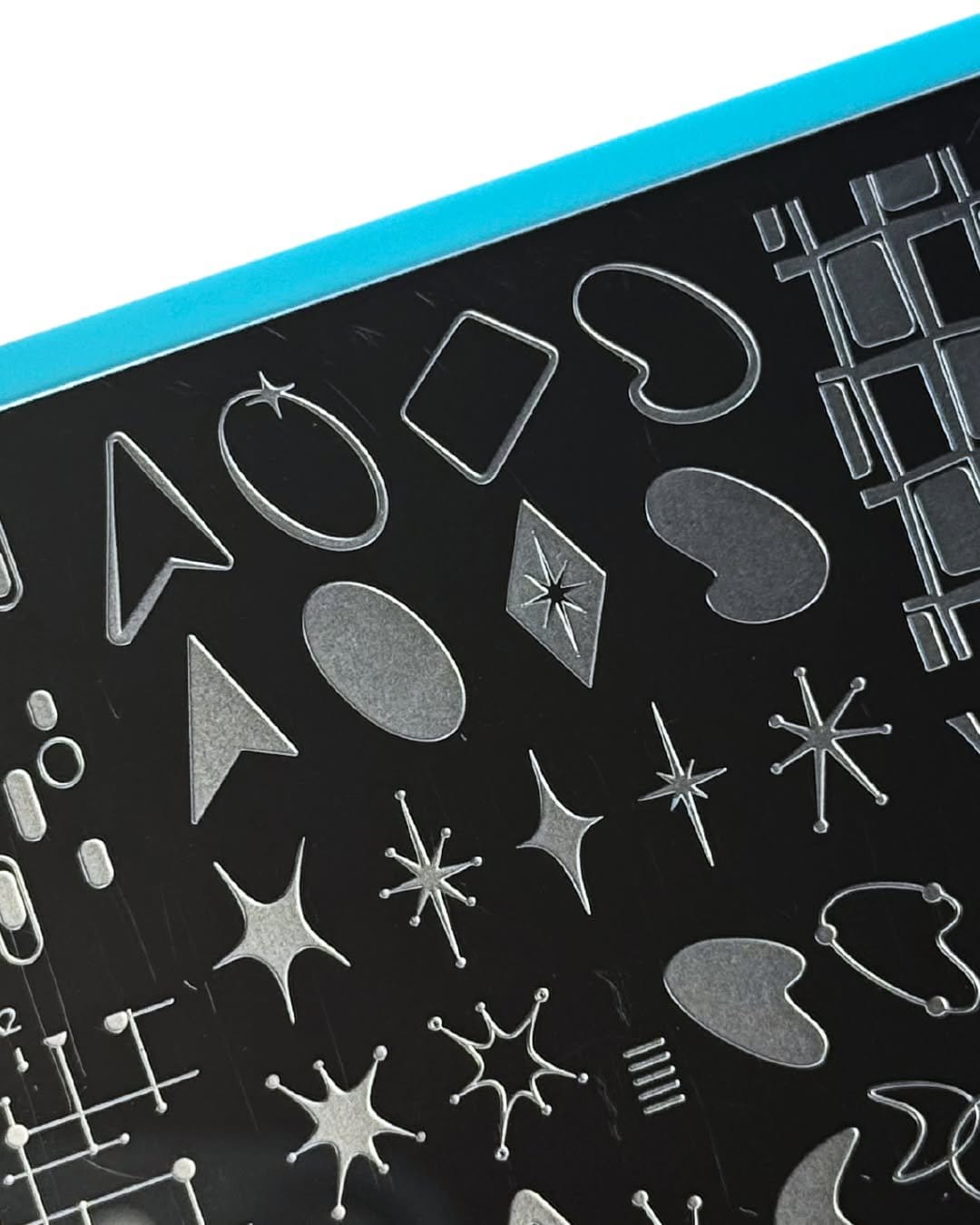 Geometric nail stencil set