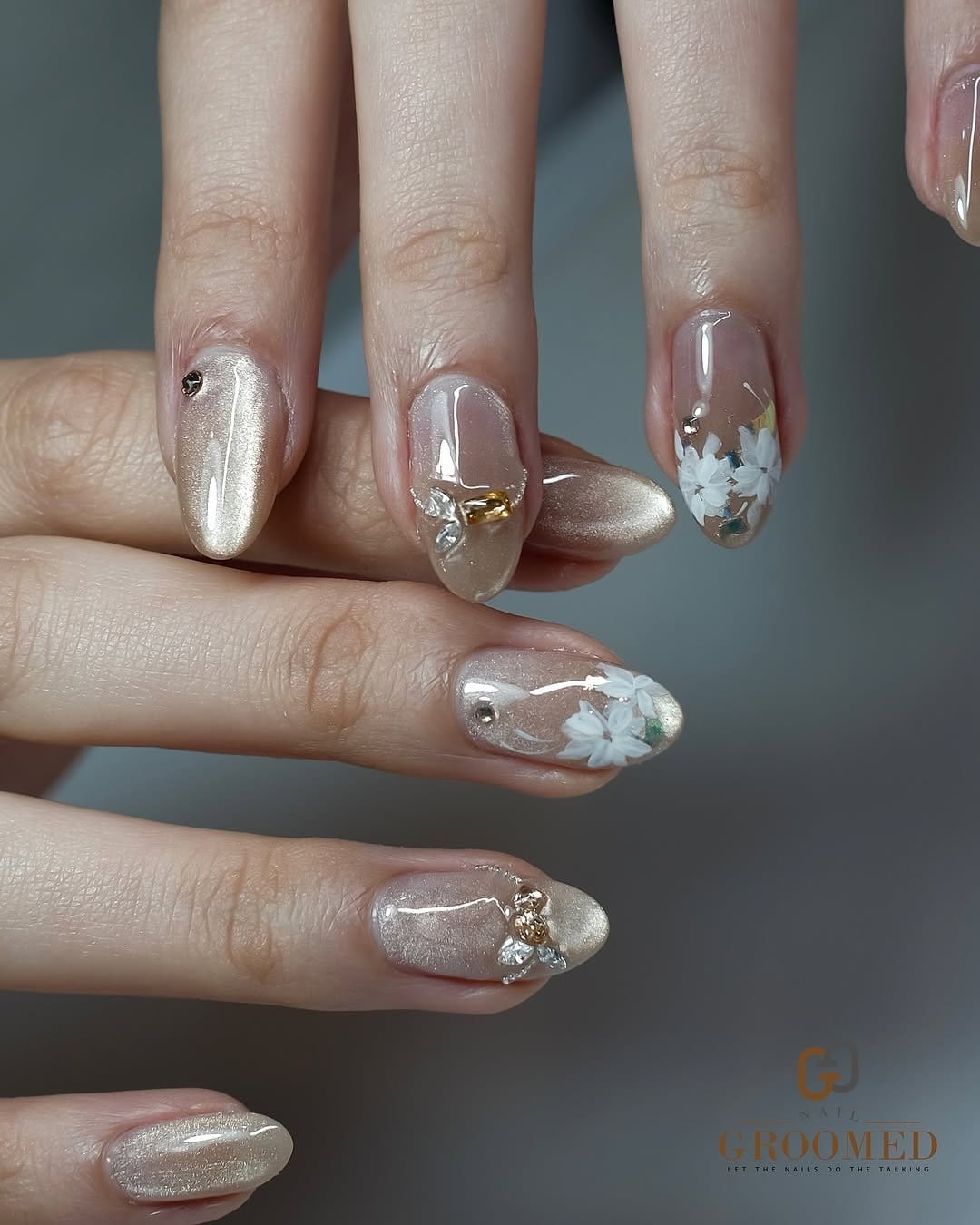 White nails with marble and glitter fusion
