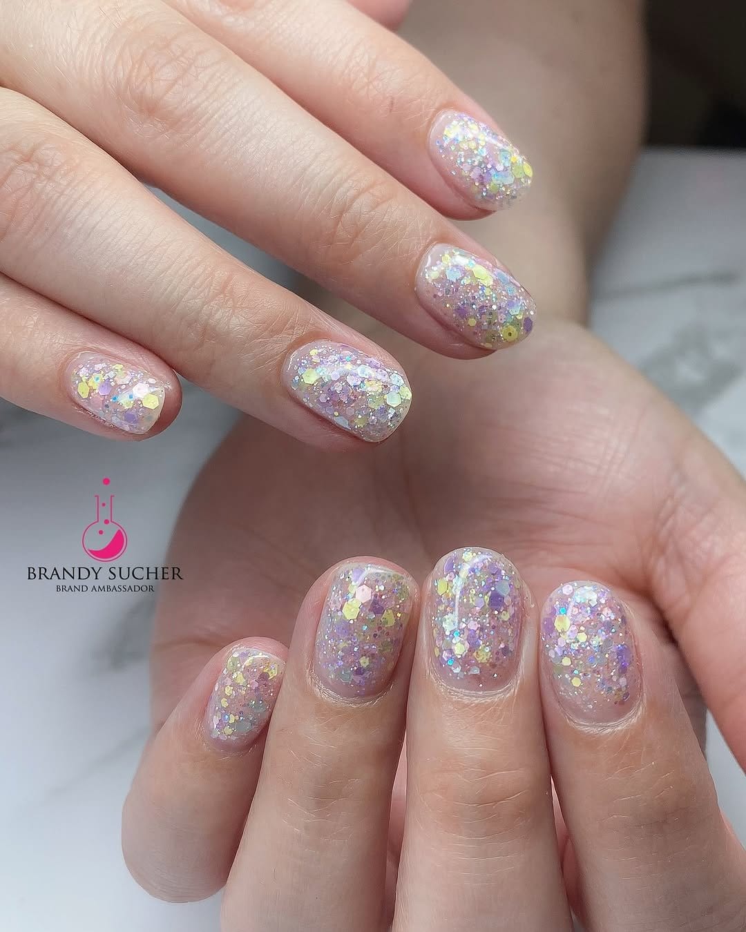 Sparkling pastel glitter nails