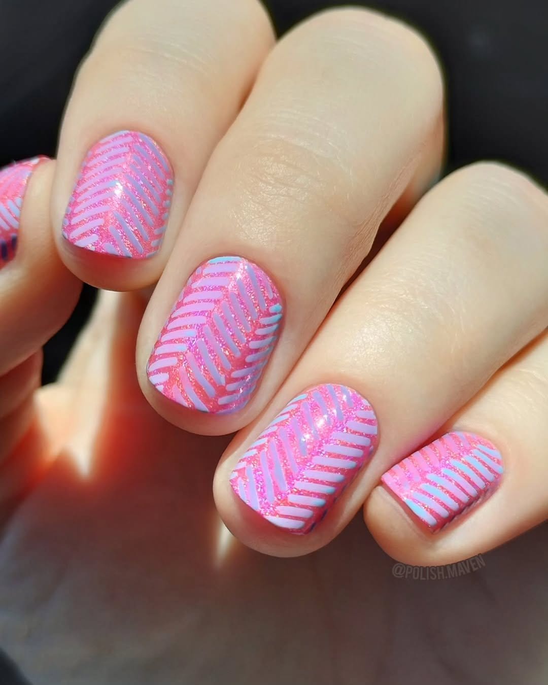 Chevron pattern light pink nails