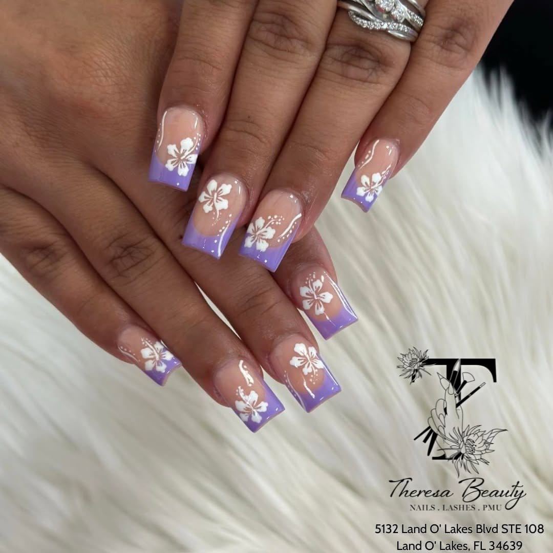 Wildflower-inspired nail art on pastel base