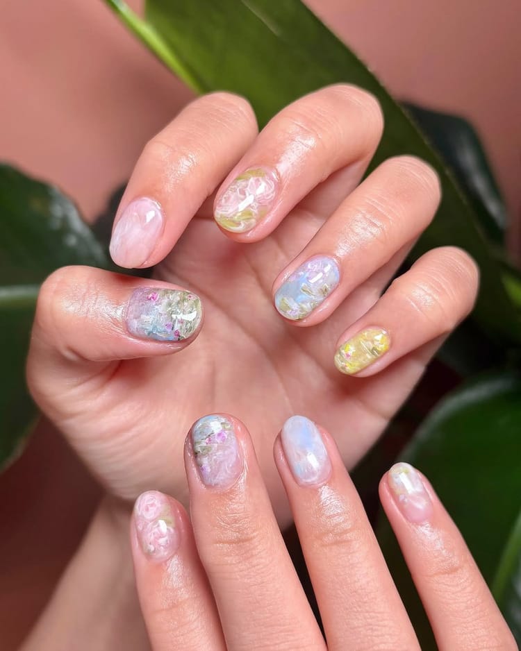 25 Quick Spring Nail Designs to Bloom Your Beauty