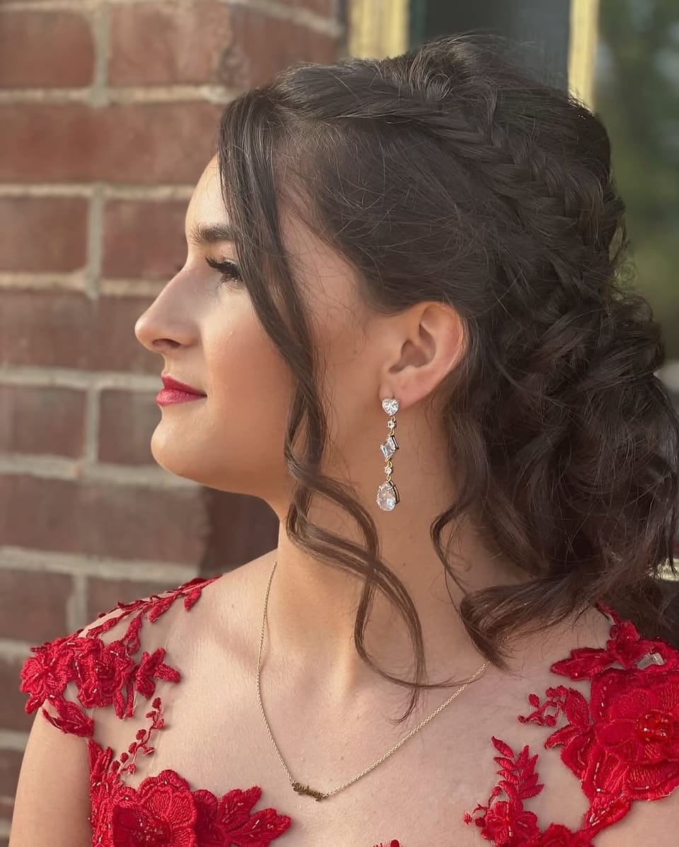 Effortless Elegance: Natural Prom Makeup Ideas